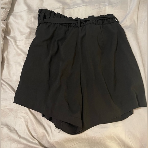 Cinch waist shorts - Picture 2 of 2